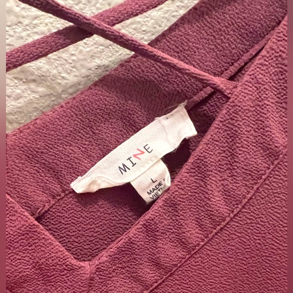 Mauve Peek-a boo/Off Shoulder Blouse; Large - Picture 4 of 4